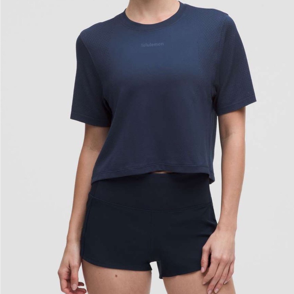 NWOT!🍋🍋Lululemon Swiftly Cropped Oversized T-Shirt🍋🍋. Size 14. Color Club Blue